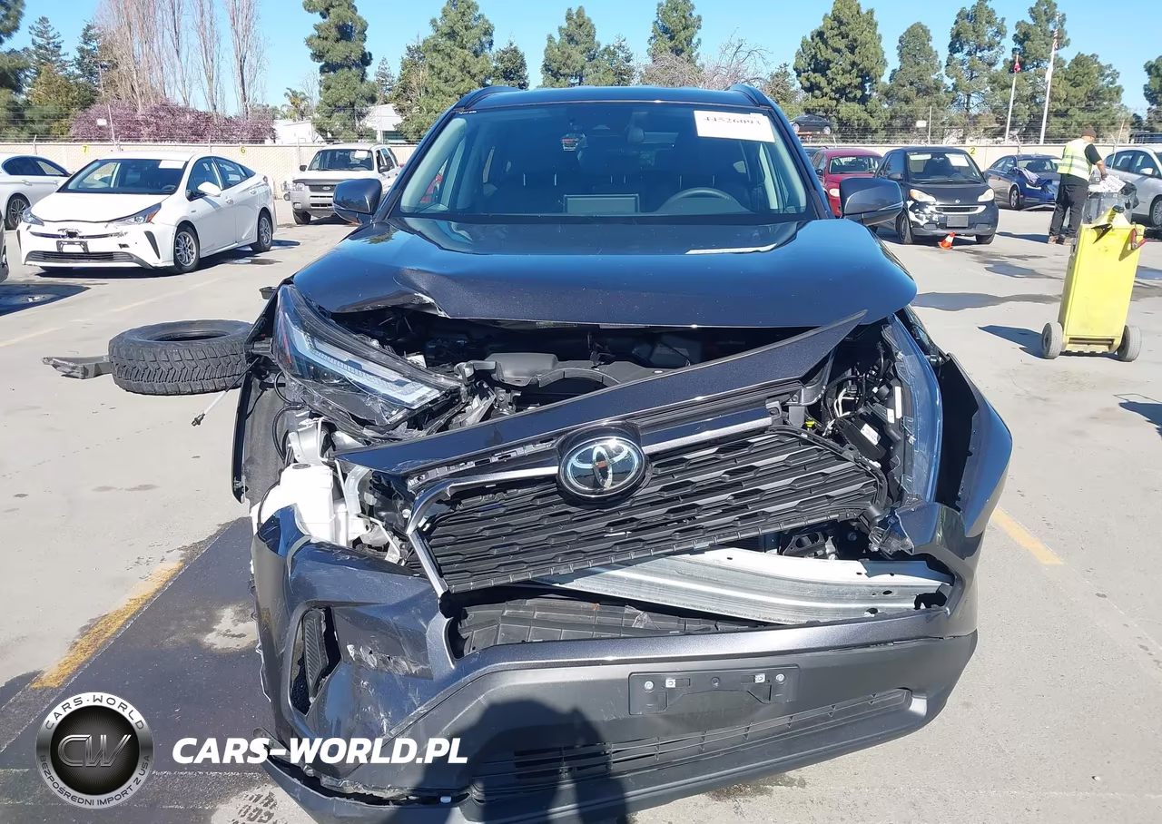 2024 Toyota Rav4 Xle VIN:2T3W1RFV3RC273913 - 18