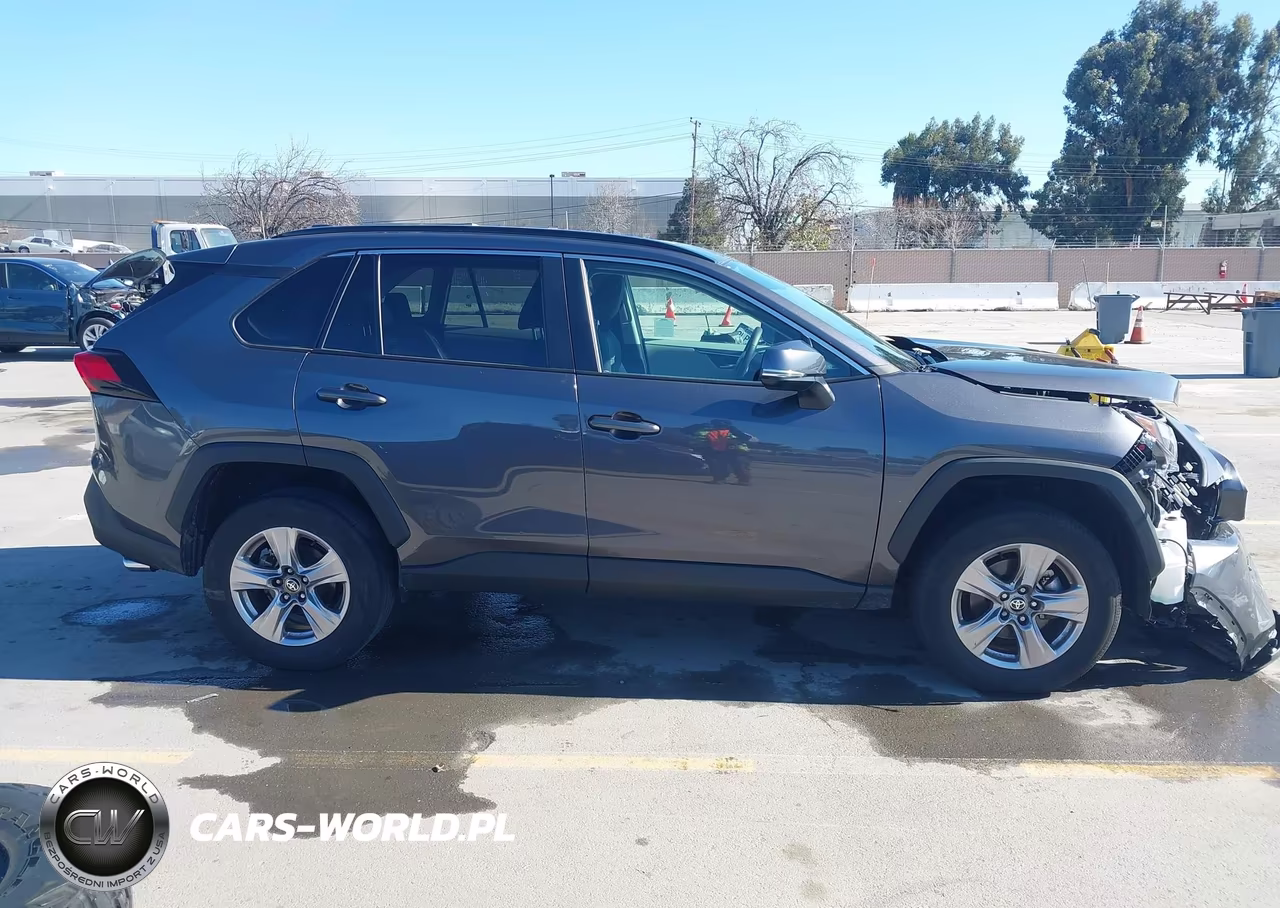 2024 Toyota Rav4 Xle VIN:2T3W1RFV3RC273913 - 19