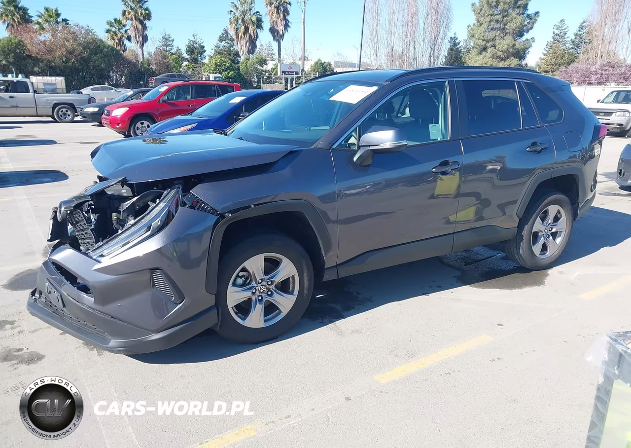 2024 Toyota Rav4 Xle VIN:2T3W1RFV3RC273913 - 2
