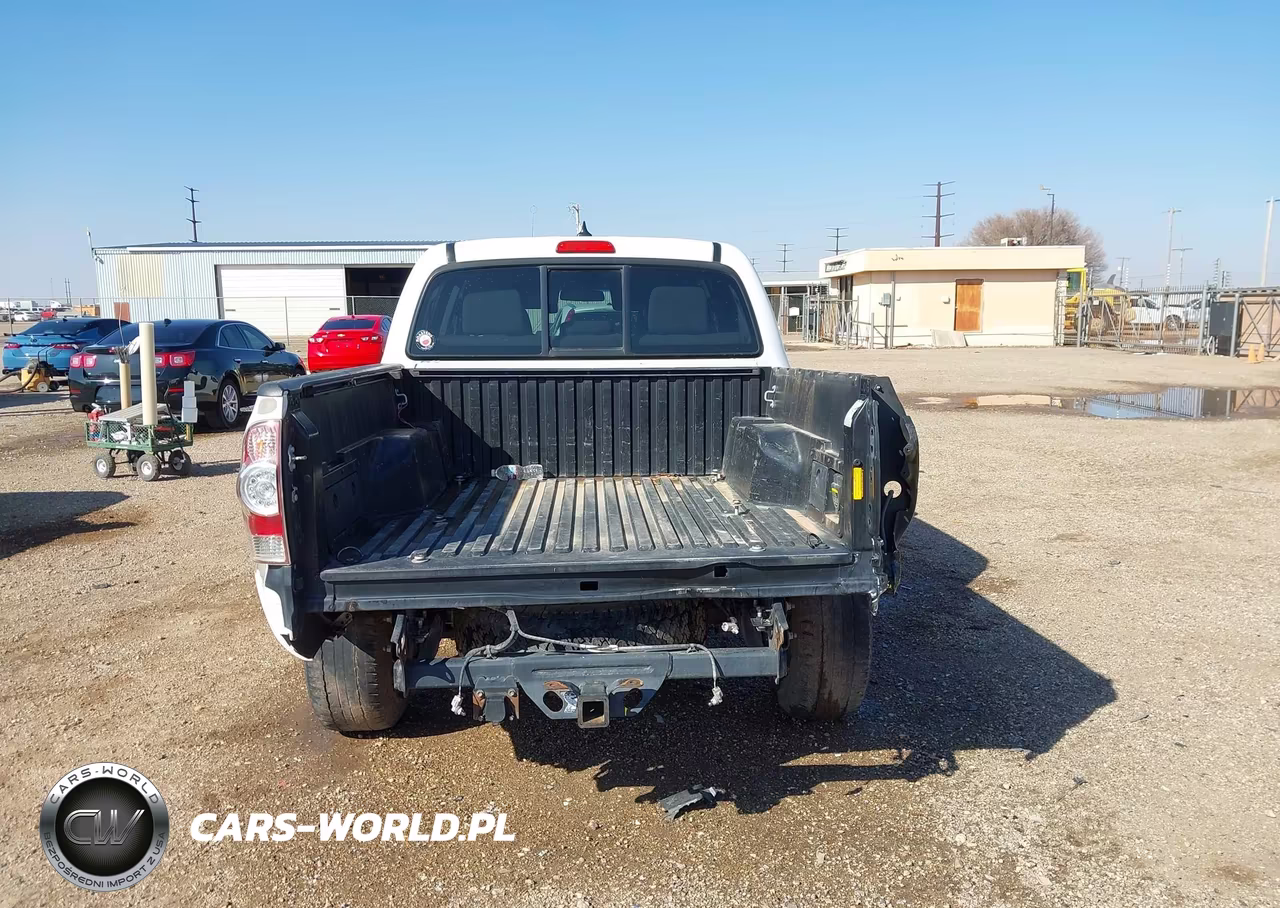 2014 Toyota Tacoma Base V6 VIN:5TFLU4EN6EX100633 - 17