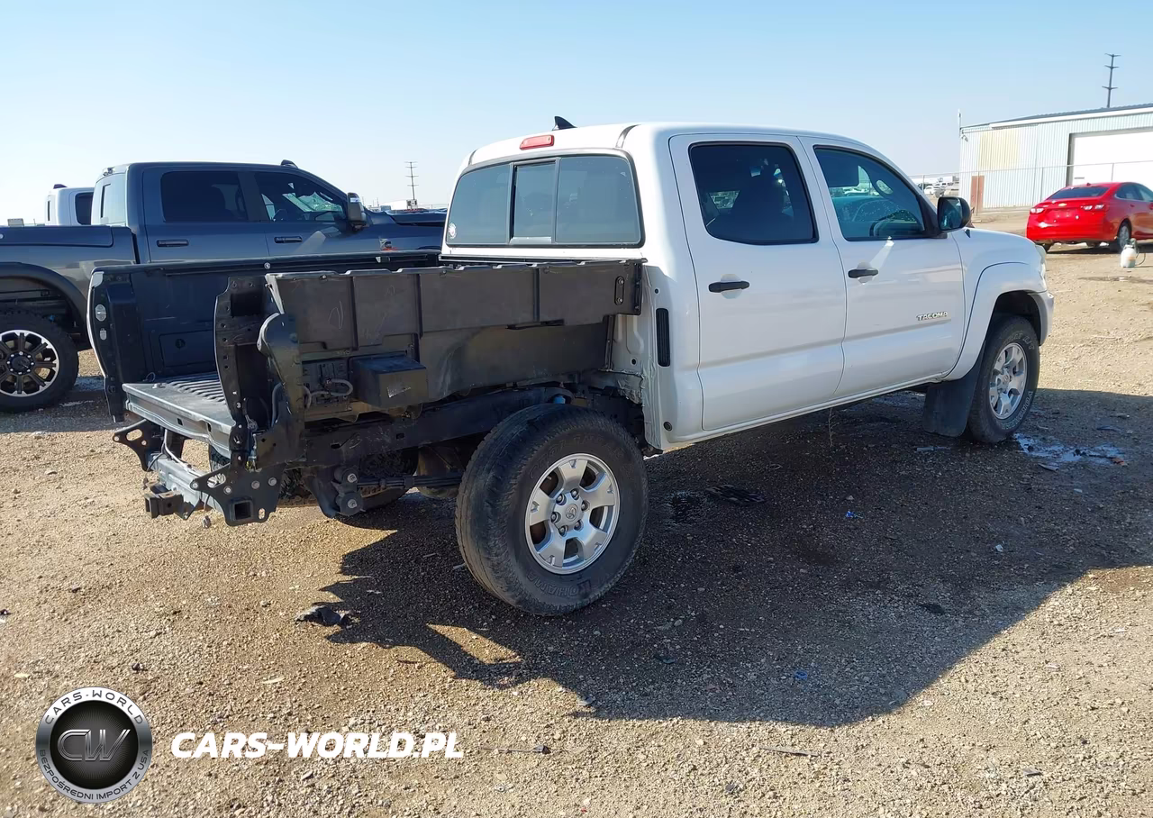 2014 Toyota Tacoma Base V6 VIN:5TFLU4EN6EX100633 - 4
