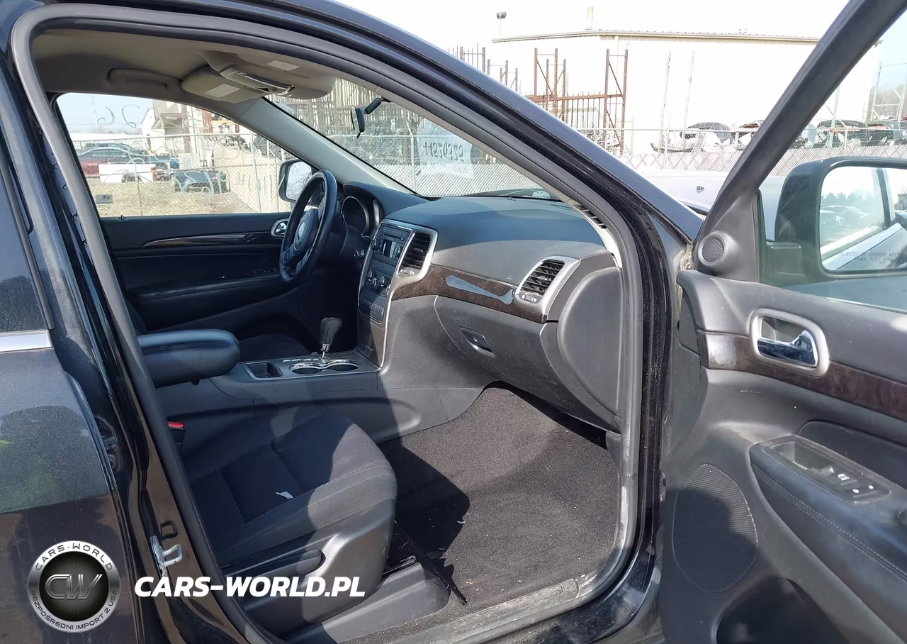 2012 Jeep Grand Cherokee Laredo VIN:1C4RJFAG0CC149630 - 5