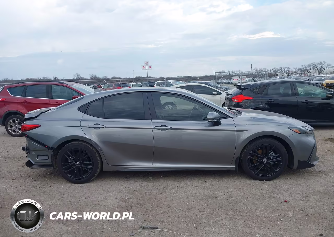2026 Toyota Camry Se VIN:4T1DAACK7TU660286 - 13