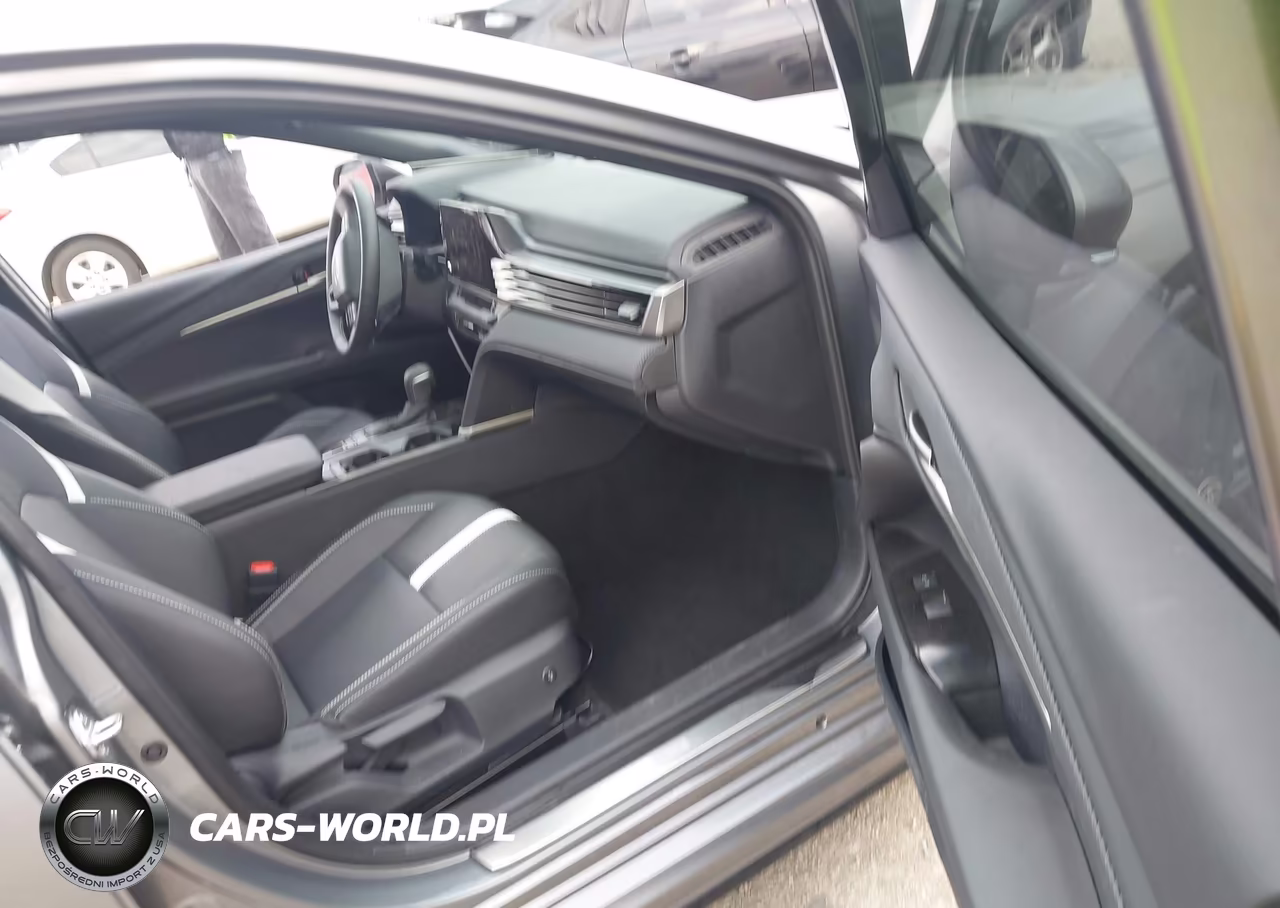2026 Toyota Camry Se VIN:4T1DAACK7TU660286 - 5