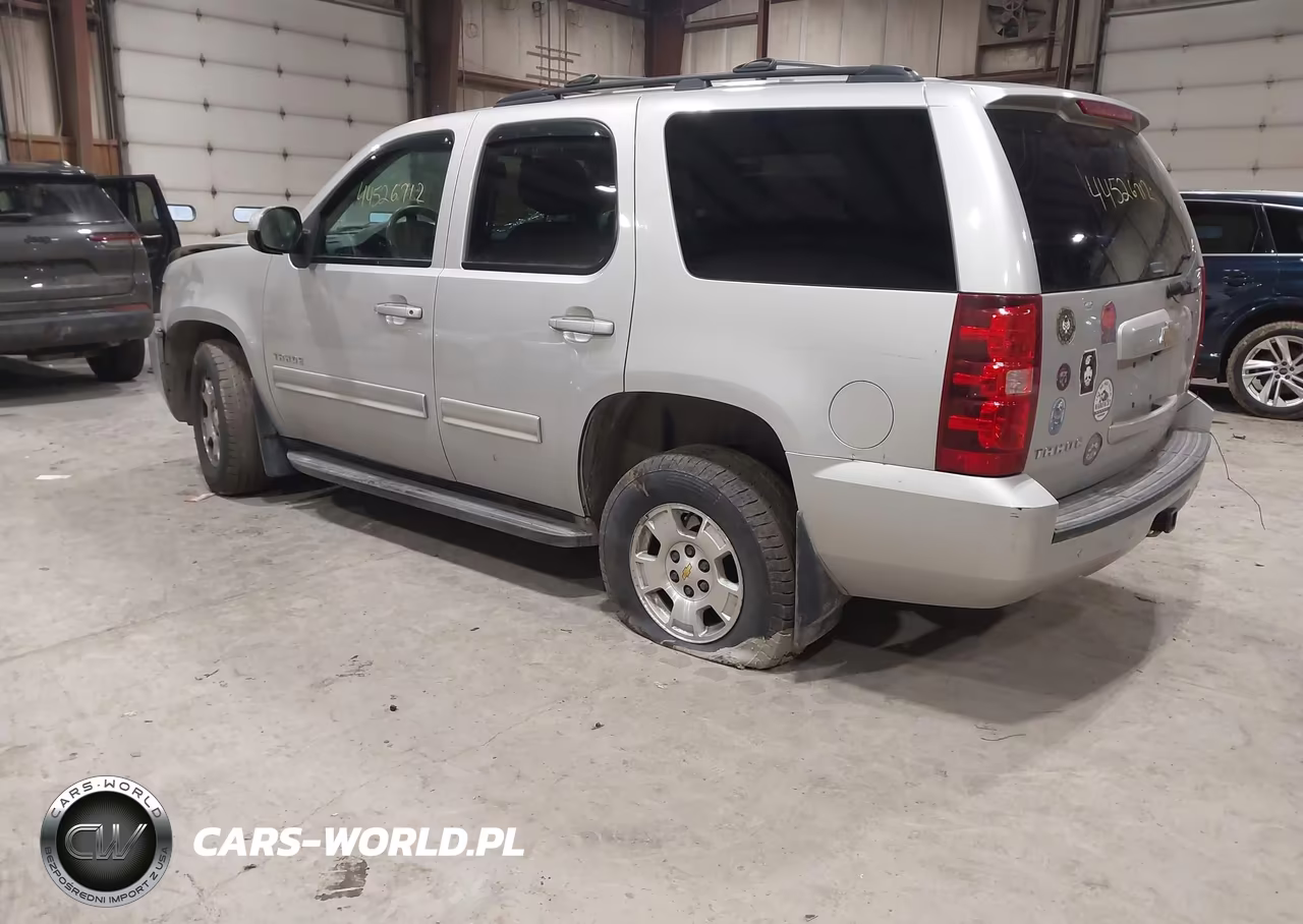 2010 Chevrolet Tahoe Ls VIN:1GNUKAE0XAR142855 - 3