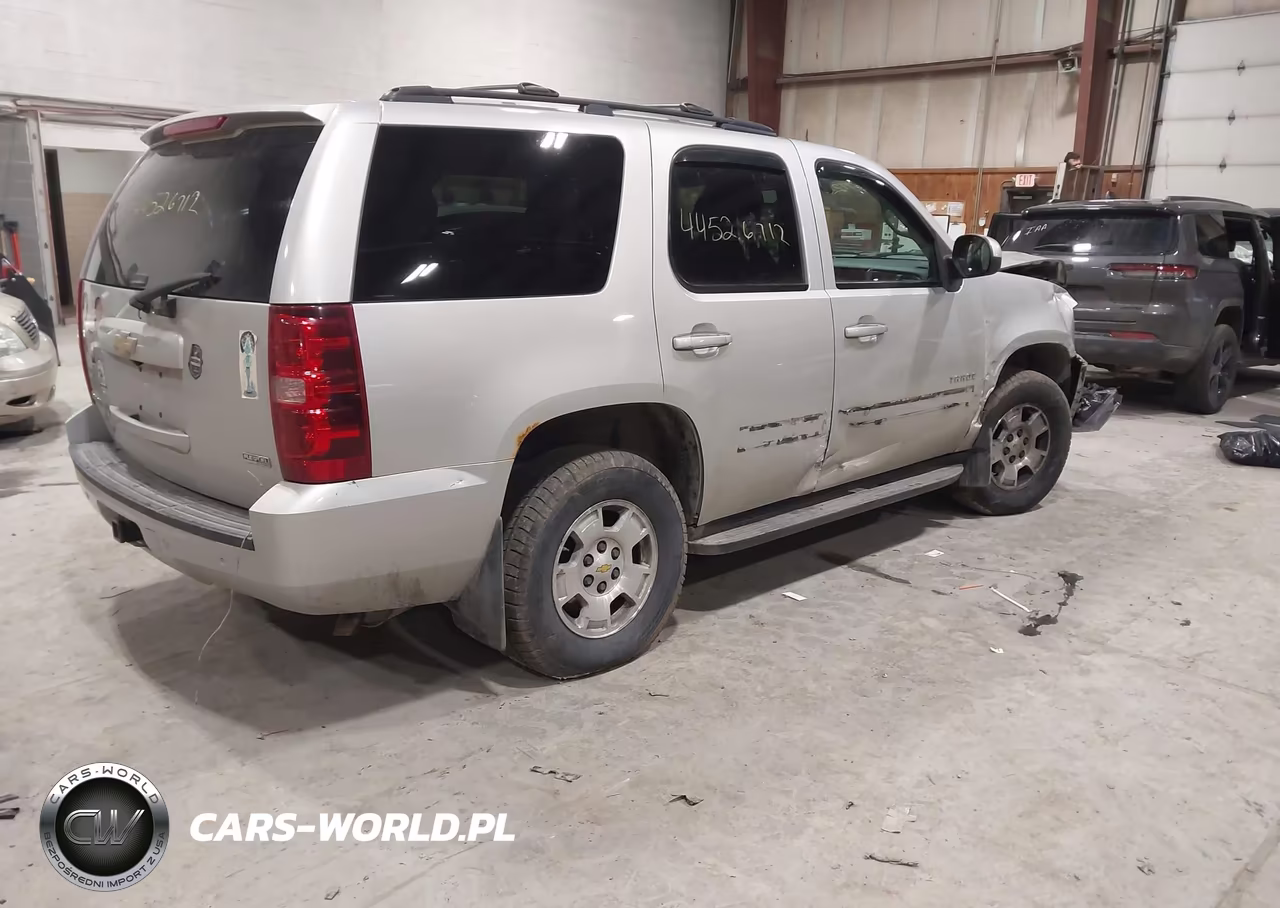 2010 Chevrolet Tahoe Ls VIN:1GNUKAE0XAR142855 - 4