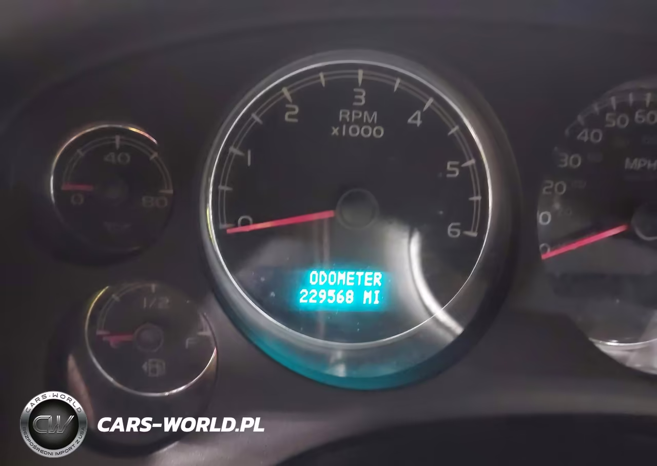 2010 Chevrolet Tahoe Ls VIN:1GNUKAE0XAR142855 - 7