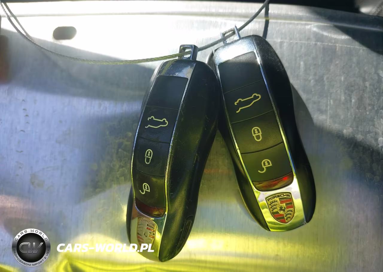 2011 Porsche Cayenne Turbo VIN:WP1AC2A2XBLA81323 - 11