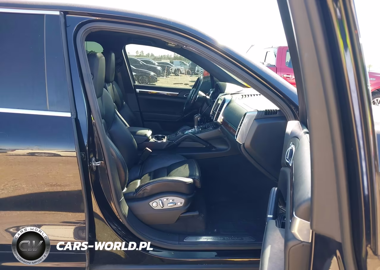 2011 Porsche Cayenne Turbo VIN:WP1AC2A2XBLA81323 - 5