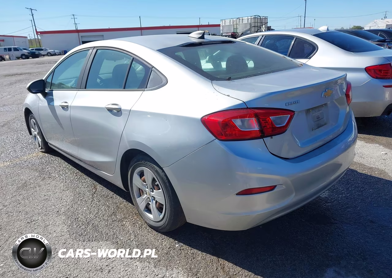 2018 Chevrolet Cruze Ls Auto VIN:1G1BC5SM8J7172257 - 3