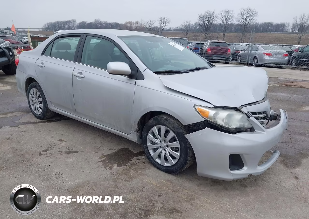 2013 Toyota Corolla Le – zdjęcie 1 z 17