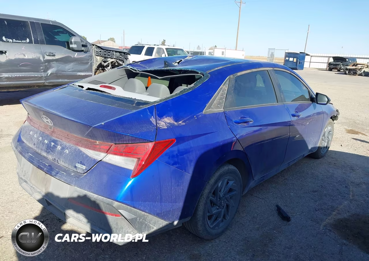 2024 Hyundai Elantra Hybrid Blue VIN:KMHLM4DJ3RU106097 - 4
