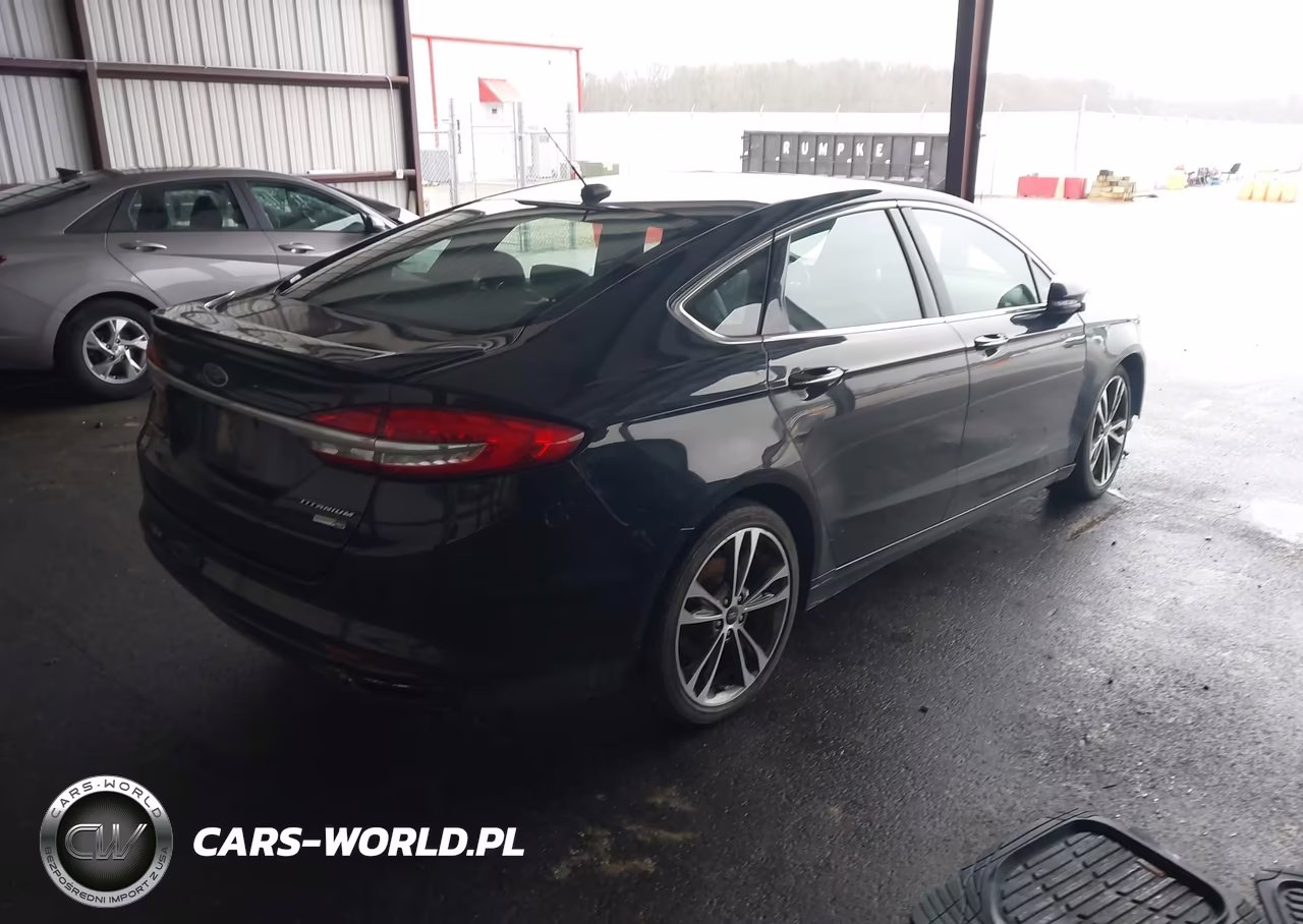 2017 Ford Fusion Titanium VIN:3FA6P0D9XHR227616 - 4