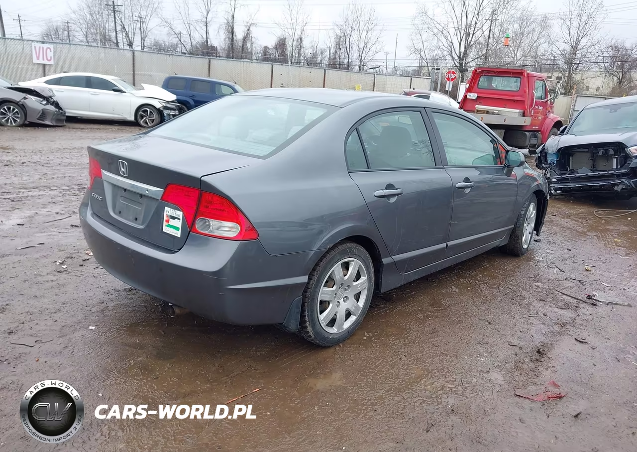 2009 Honda Civic Lx VIN:2HGFA165X9H304950 - 4