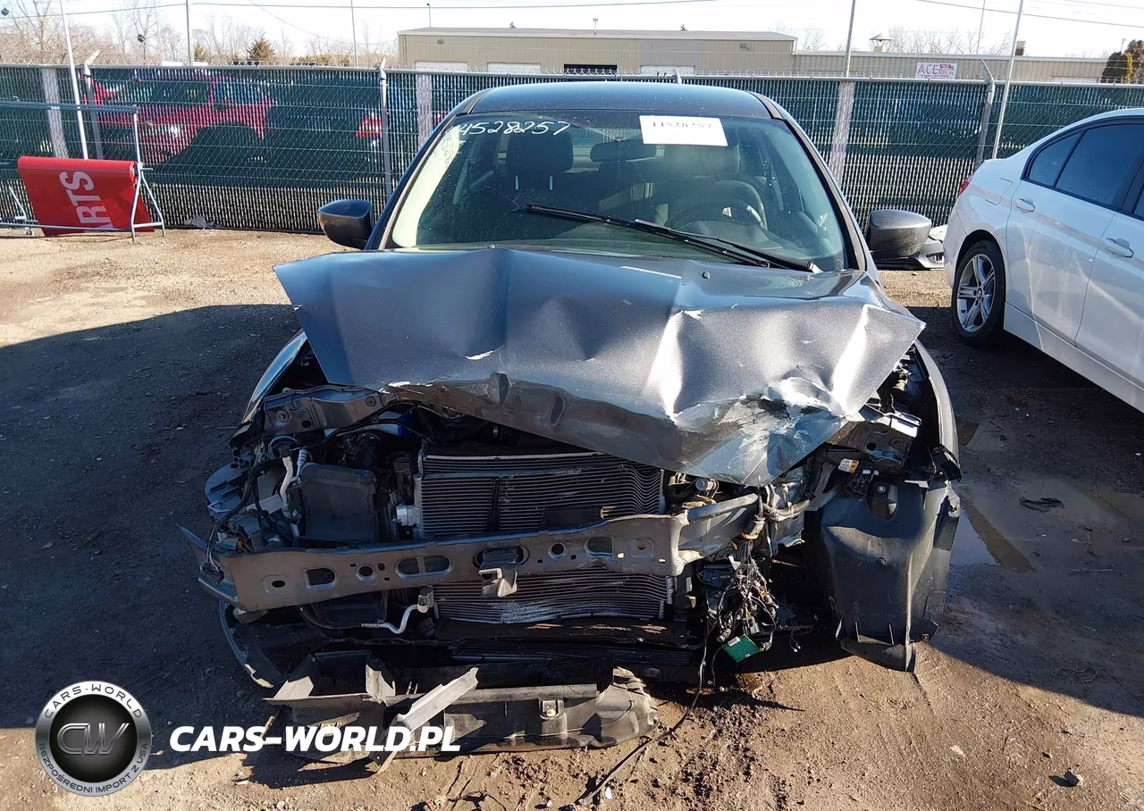 2018 Ford Focus Se VIN:1FADP3FE9JL330369 - 13