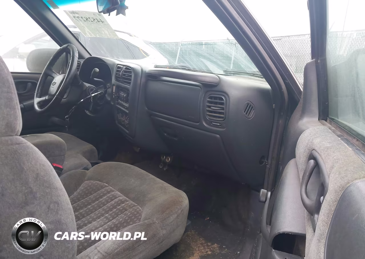 2002 Chevrolet S-10 Ls VIN:1GCCS145228118123 - 5