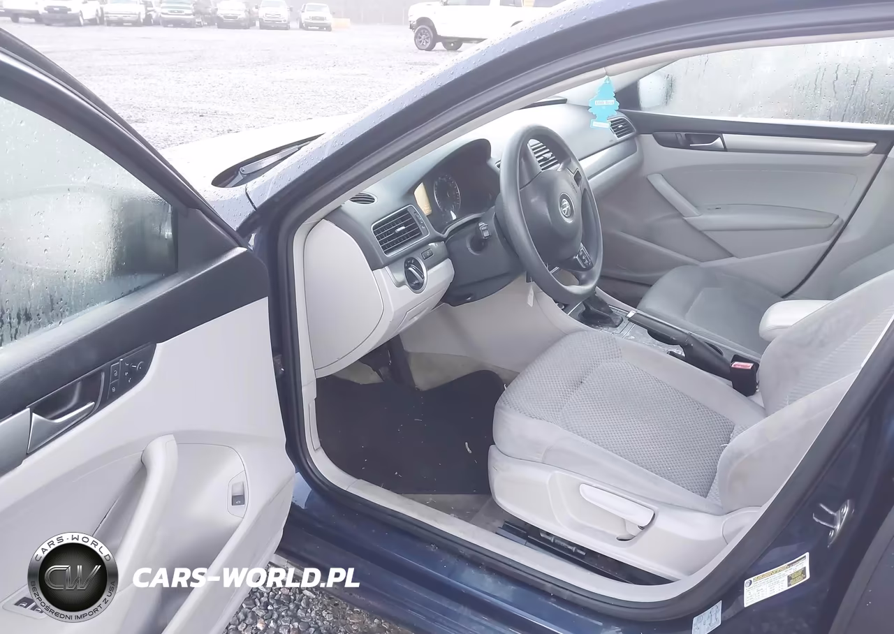 2014 Volkswagen Passat 1.8T S VIN:1VWAS7A32EC033830 - 5