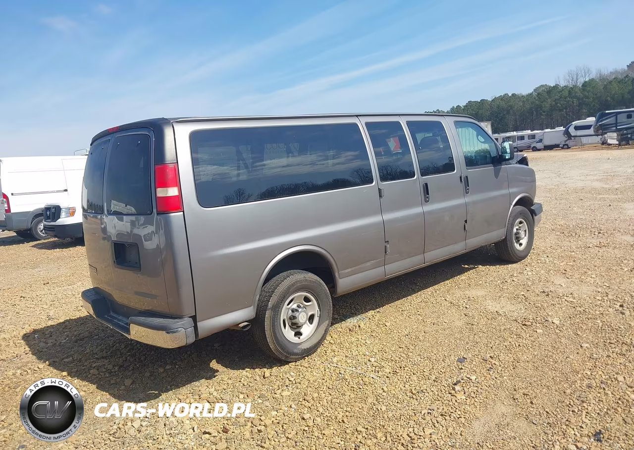 2008 Chevrolet Express Ls VIN:1GAHG39K781228256 - 4