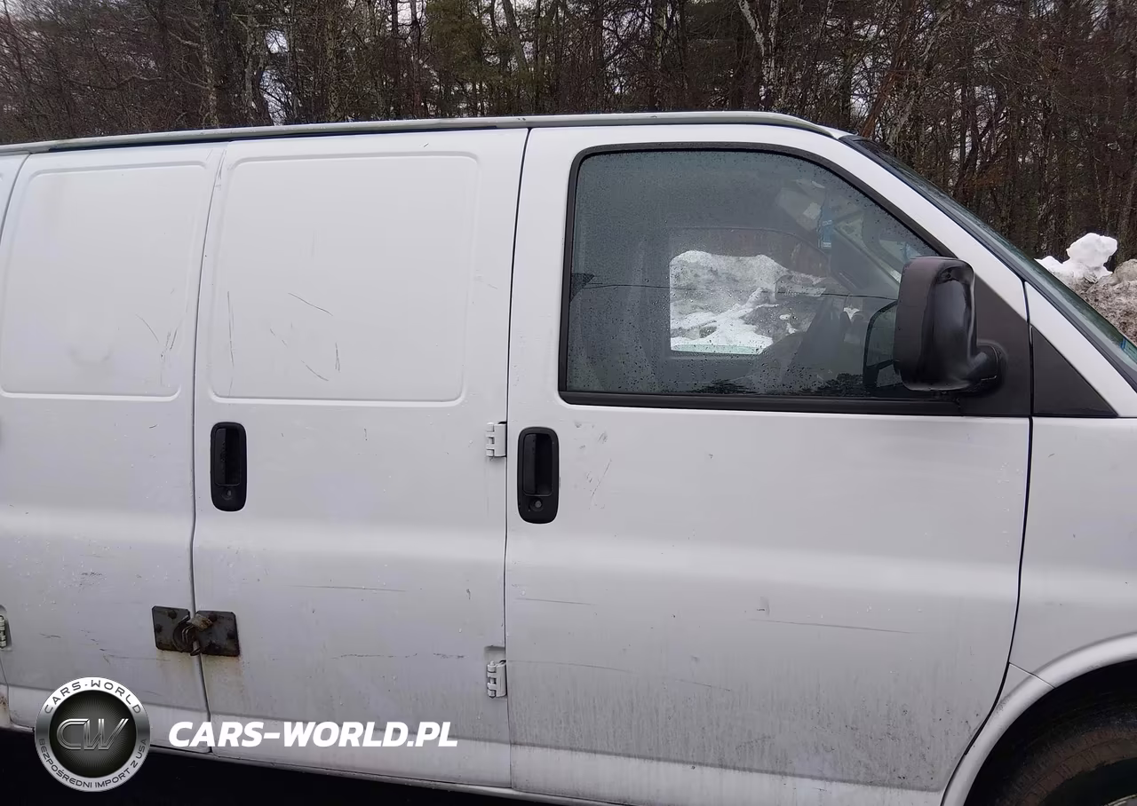 2018 Chevrolet Express 2500 Work Van VIN:1GCWGAFG2J1336888 - 13