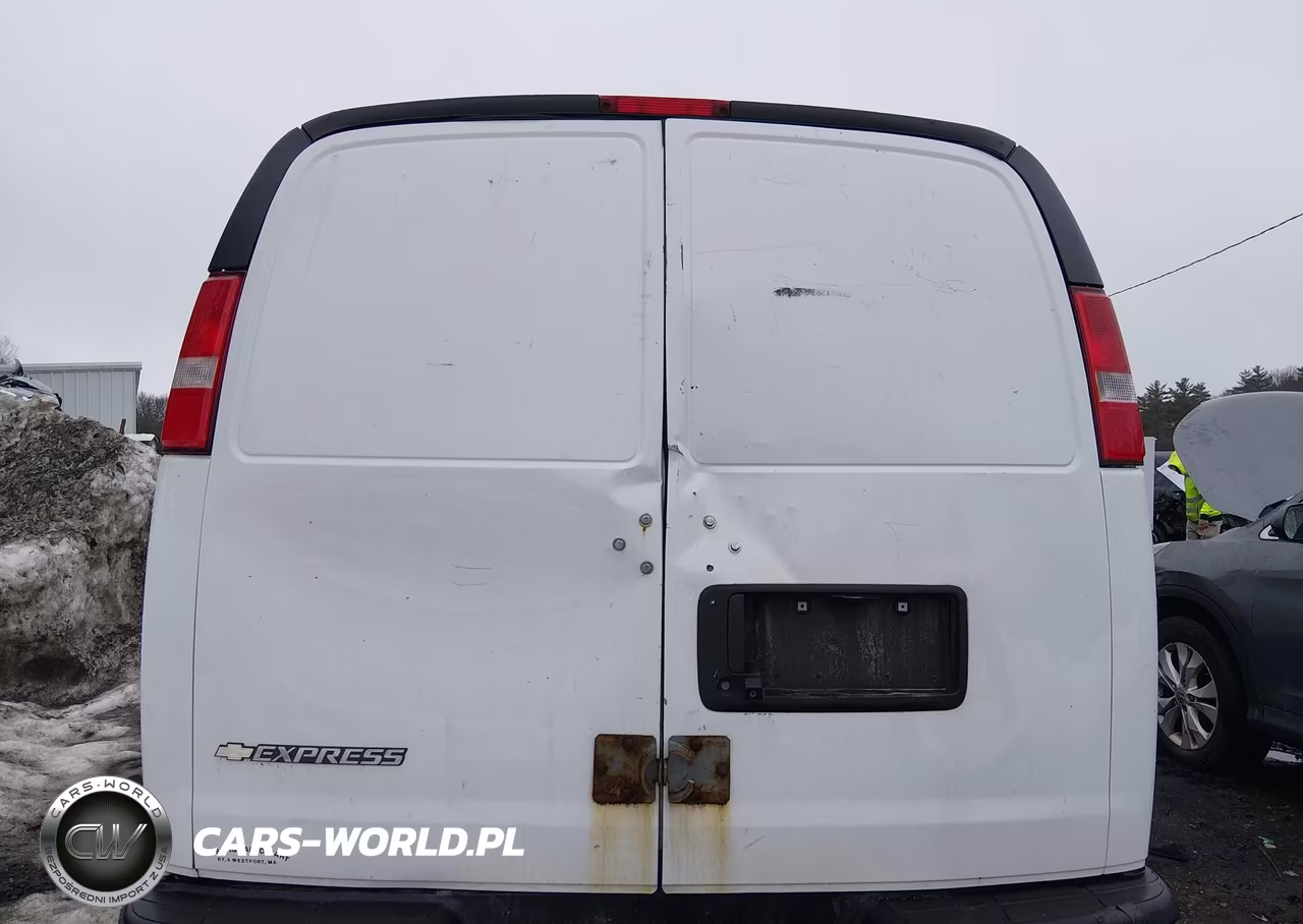 2018 Chevrolet Express 2500 Work Van VIN:1GCWGAFG2J1336888 - 16