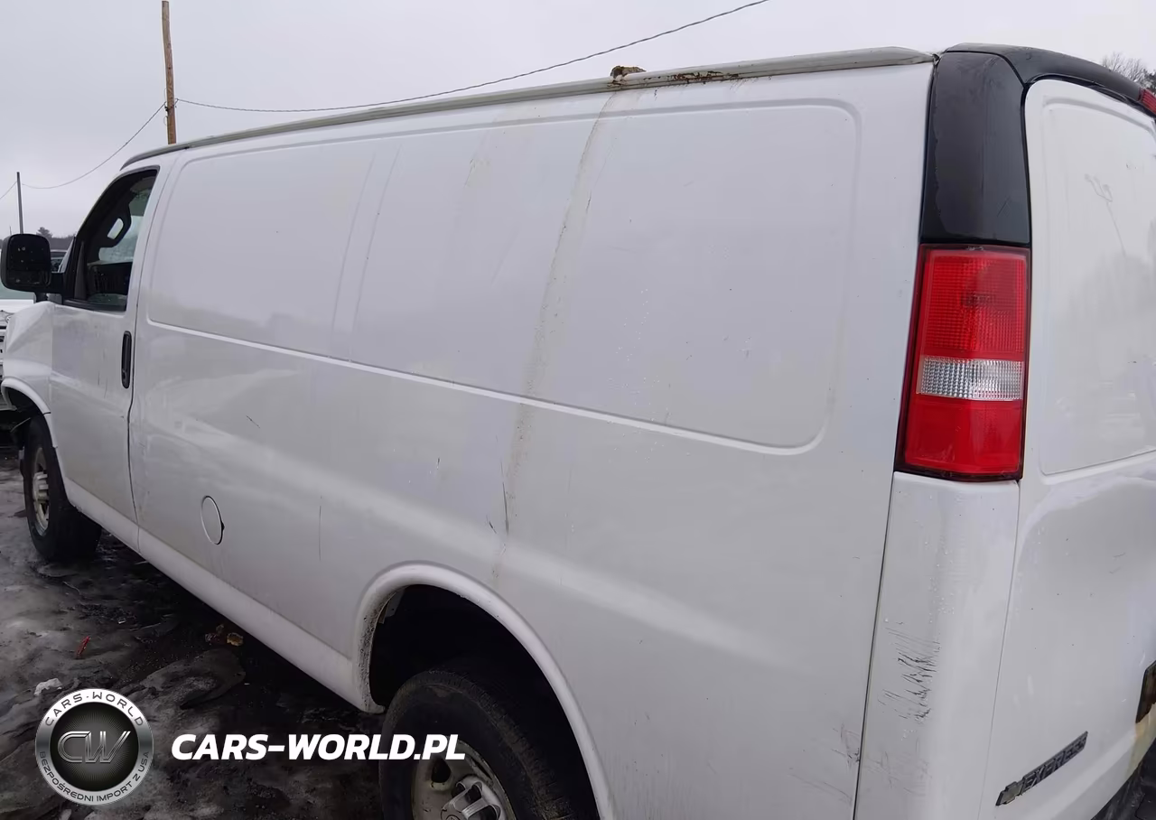 2018 Chevrolet Express 2500 Work Van VIN:1GCWGAFG2J1336888 - 3
