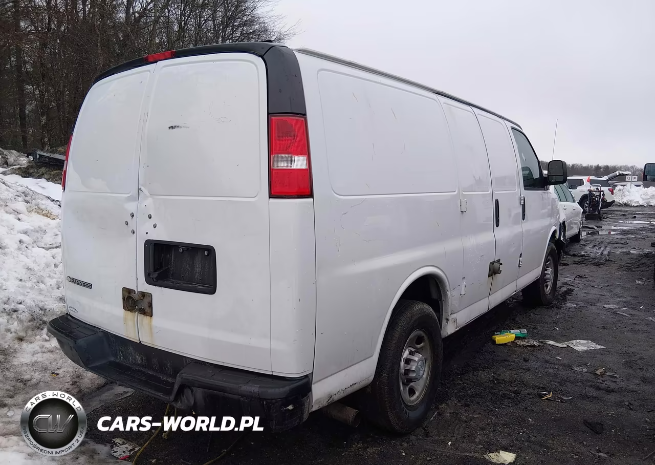 2018 Chevrolet Express 2500 Work Van VIN:1GCWGAFG2J1336888 - 4