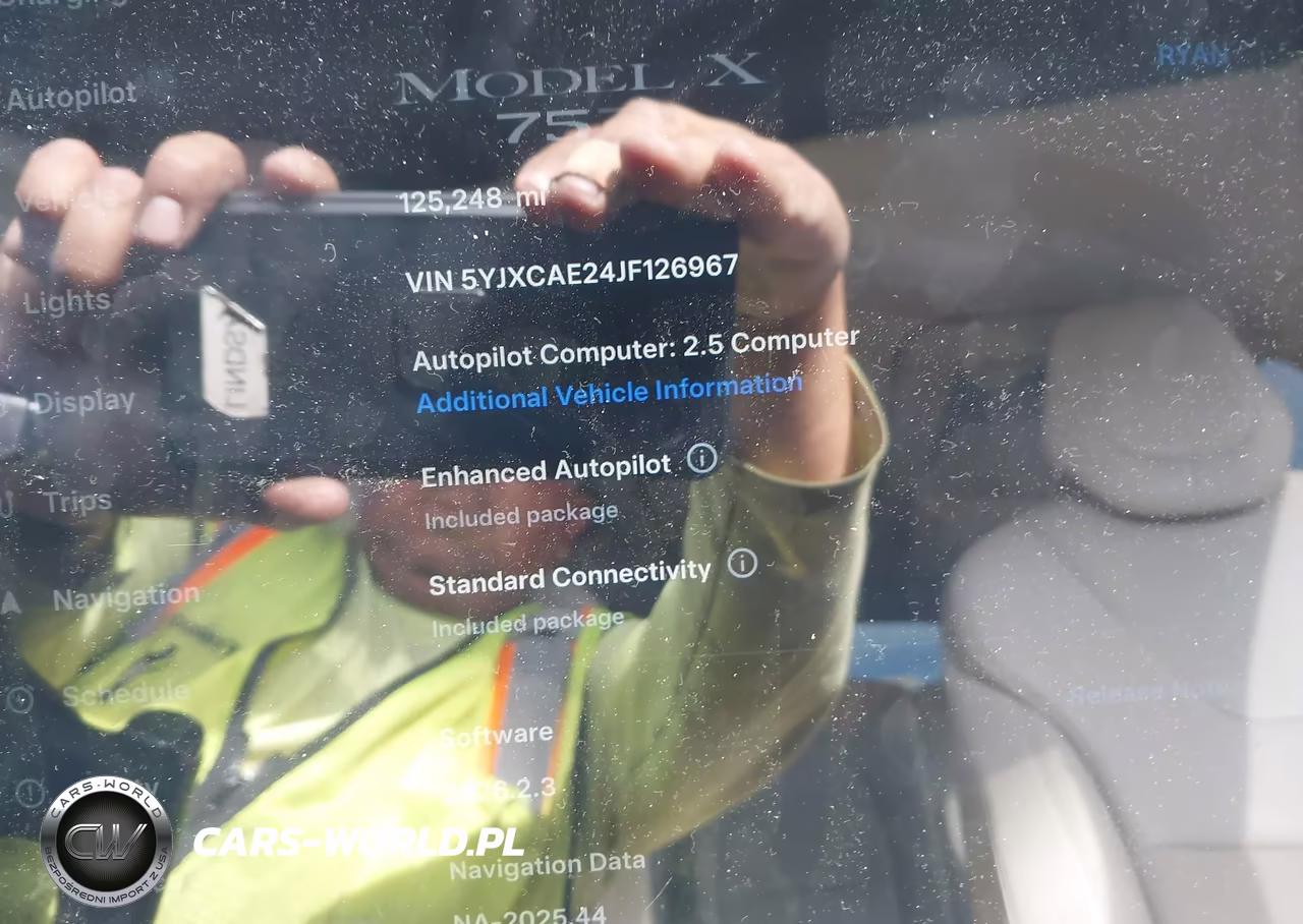 2018 Tesla Model X 100D-75D-P100D VIN:5YJXCAE24JF126967 - 16