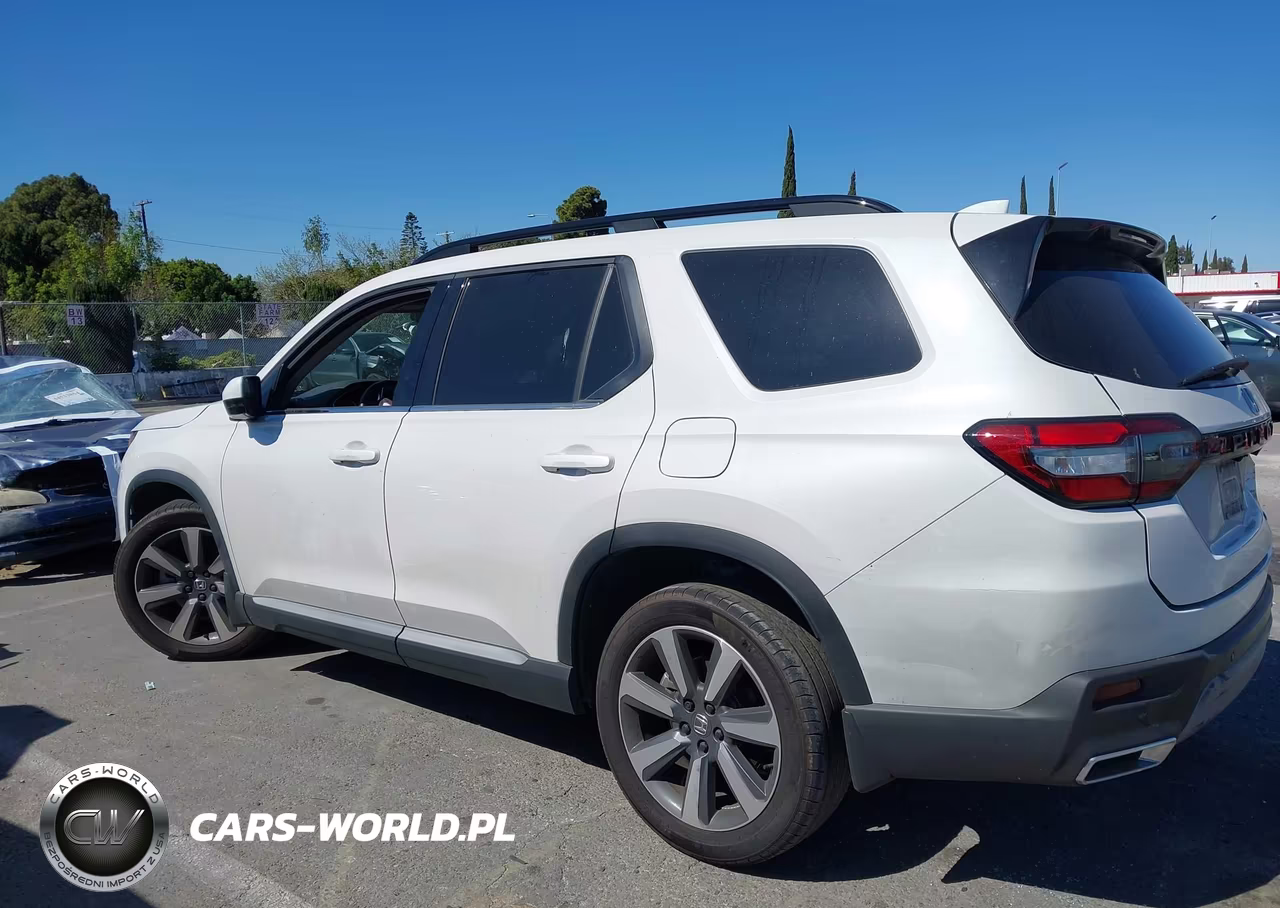 2025 Honda Pilot Touring VIN:5FNYG2H77SB010752 - 14