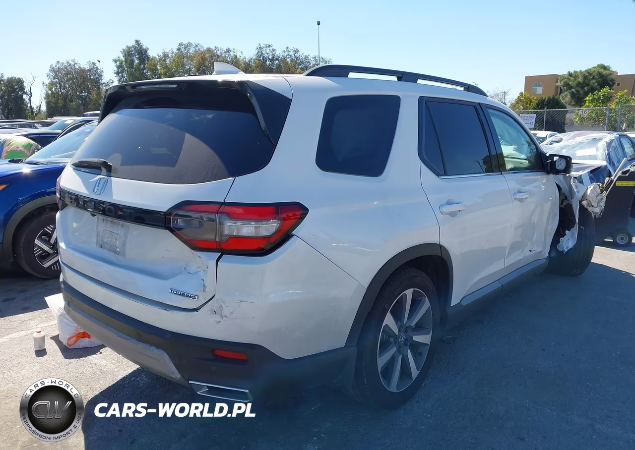 2025 Honda Pilot Touring VIN:5FNYG2H77SB010752 - 4
