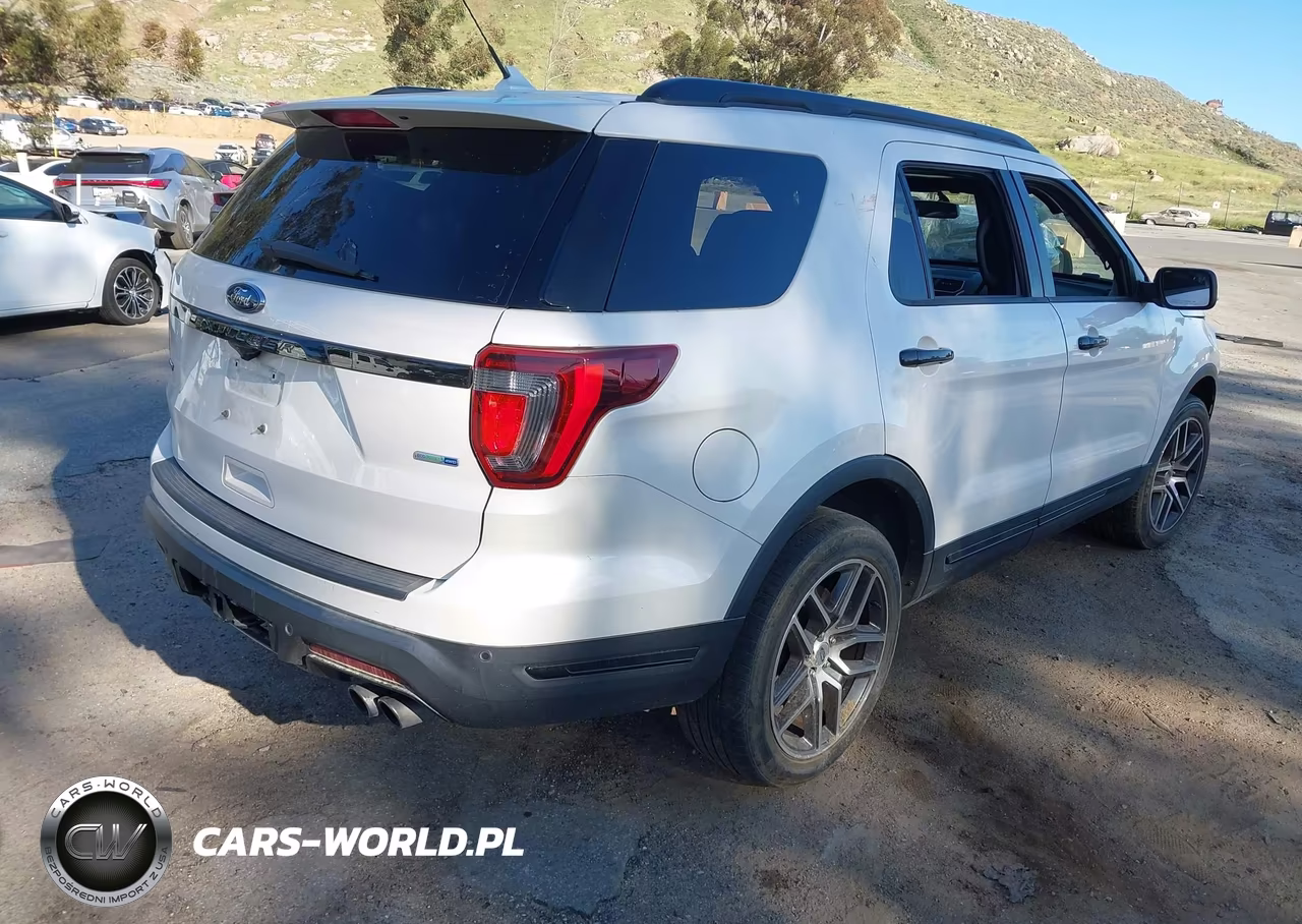 2019 Ford Explorer Sport VIN:1FM5K8GT0KGB40392 - 4