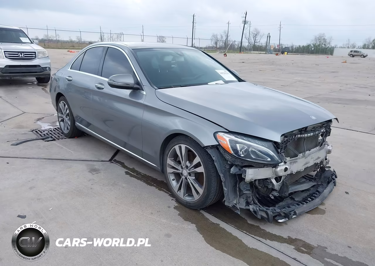 2016 Mercedes-Benz C 300 – zdjęcie 1 z 17