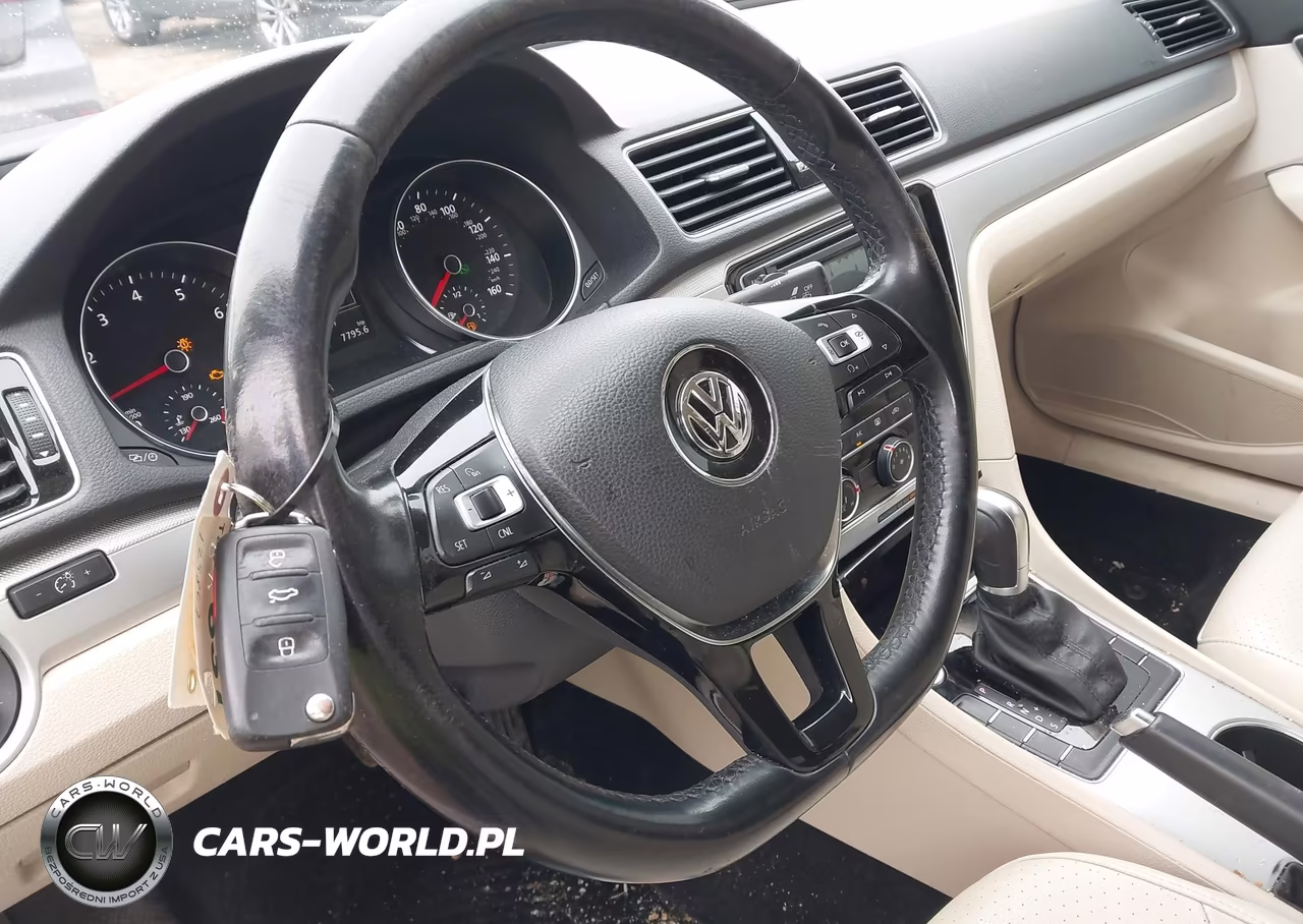 2019 Volkswagen Passat 2.0T Wolfsburg Edition VIN:1VWLA7A39KC007538 - 11