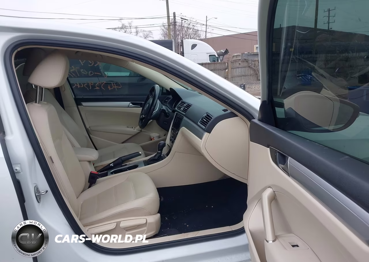 2019 Volkswagen Passat 2.0T Wolfsburg Edition VIN:1VWLA7A39KC007538 - 5
