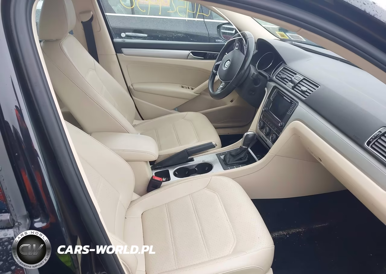 2019 Volkswagen Passat 2.0T Wolfsburg Edition VIN:1VWLA7A39KC007622 - 5