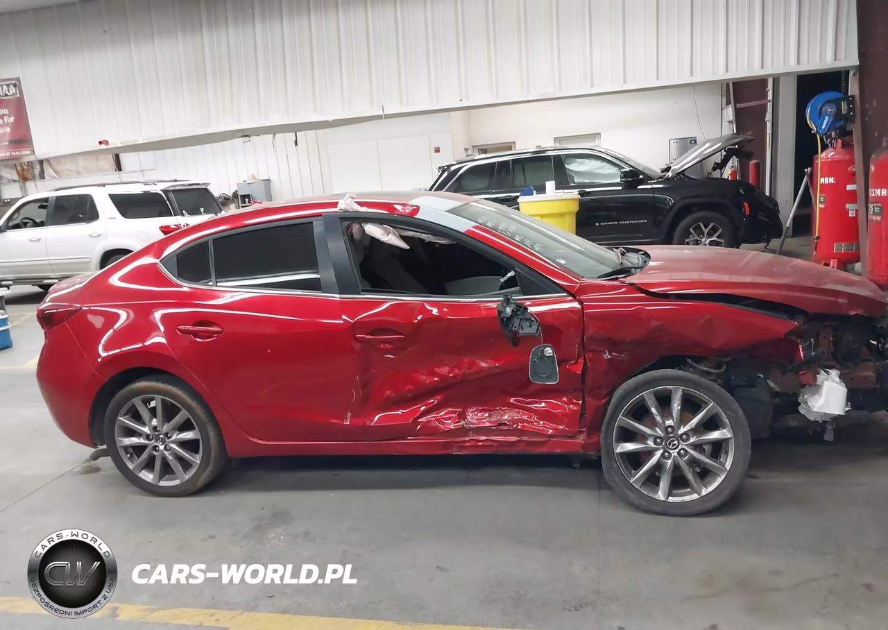 2018 Mazda Mazda3 Grand Touring VIN:3MZBN1W32JM240714 - 12