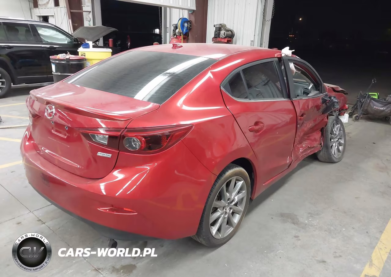 2018 Mazda Mazda3 Grand Touring VIN:3MZBN1W32JM240714 - 4
