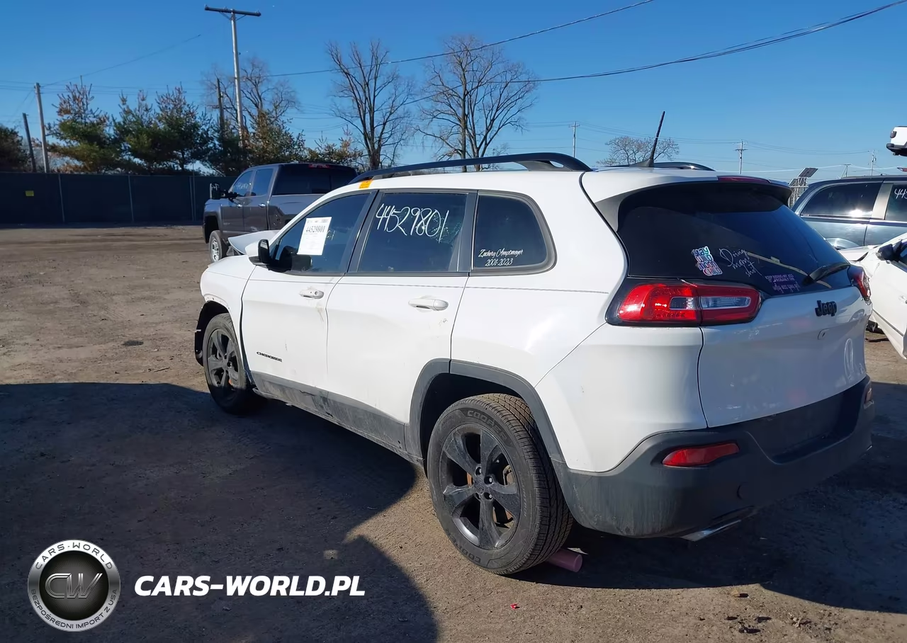 2016 Jeep Cherokee Altitude VIN:1C4PJLCS3GW107870 - 3