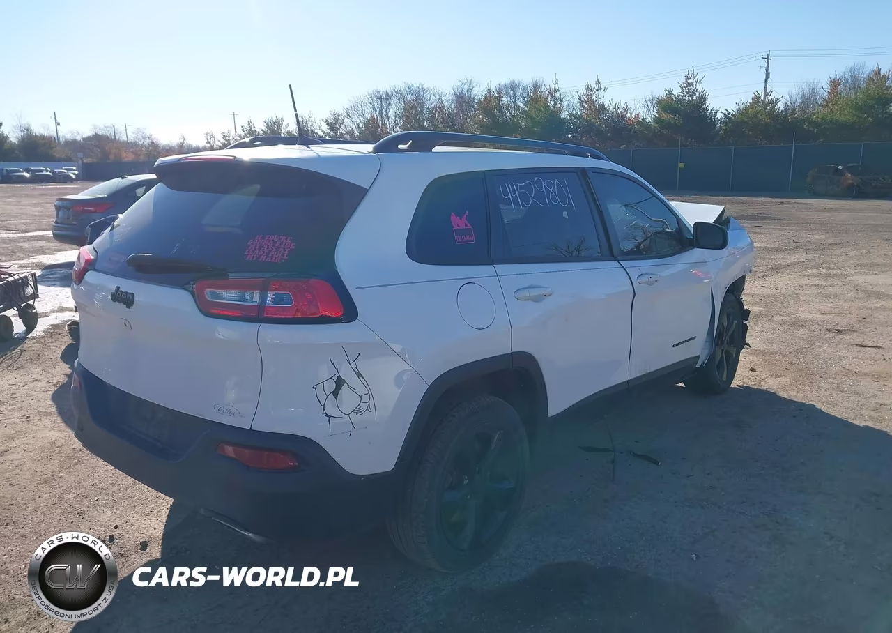 2016 Jeep Cherokee Altitude VIN:1C4PJLCS3GW107870 - 4