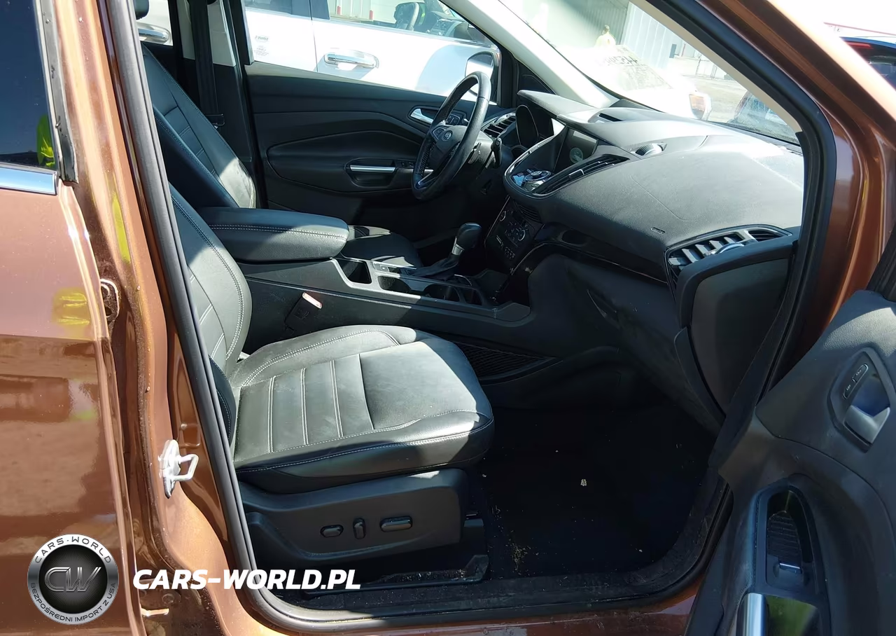 2017 Ford Escape Titanium VIN:1FMCU0J99HUA61023 - 5