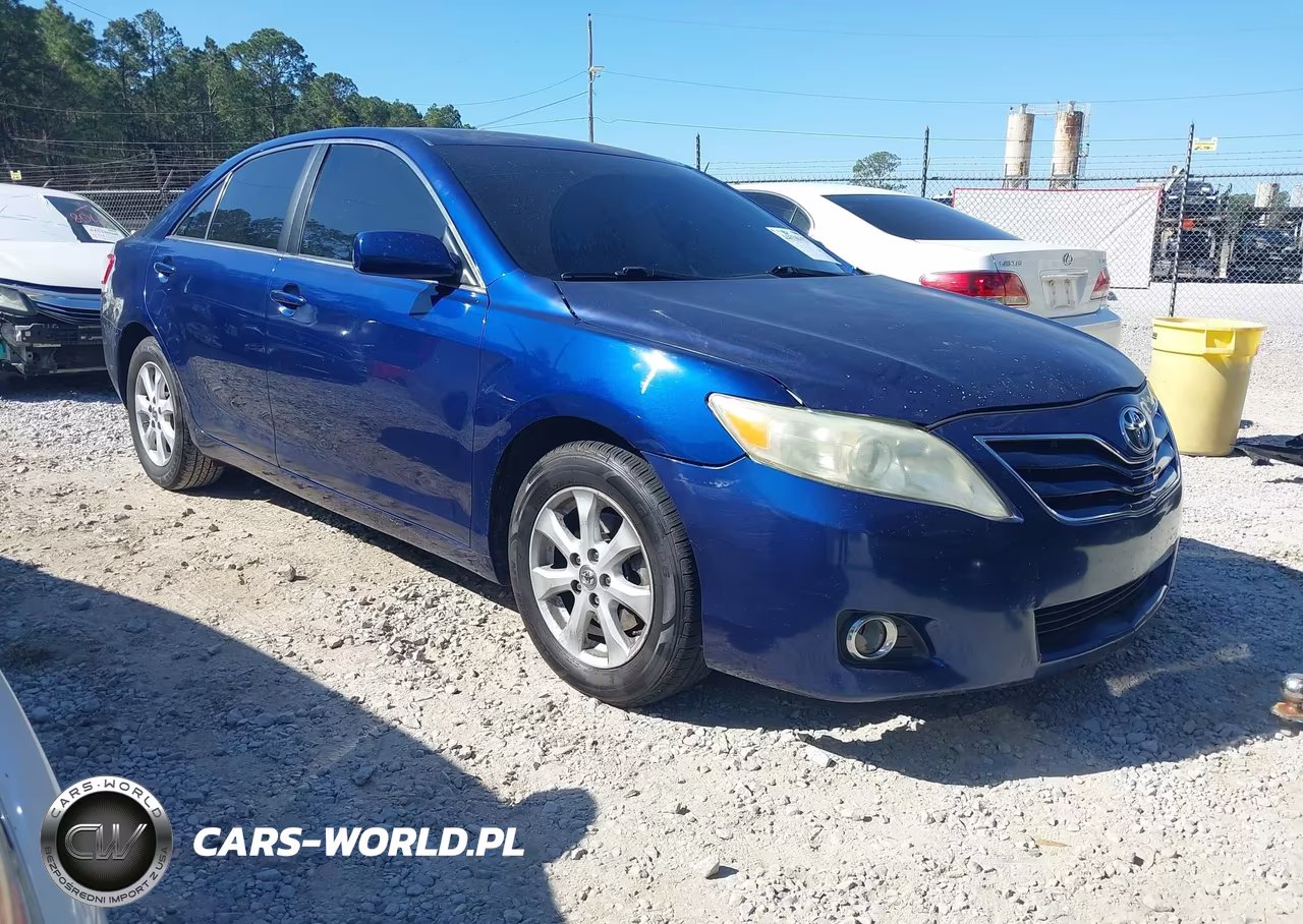 2011 Toyota Camry Le – zdjęcie 1 z 11