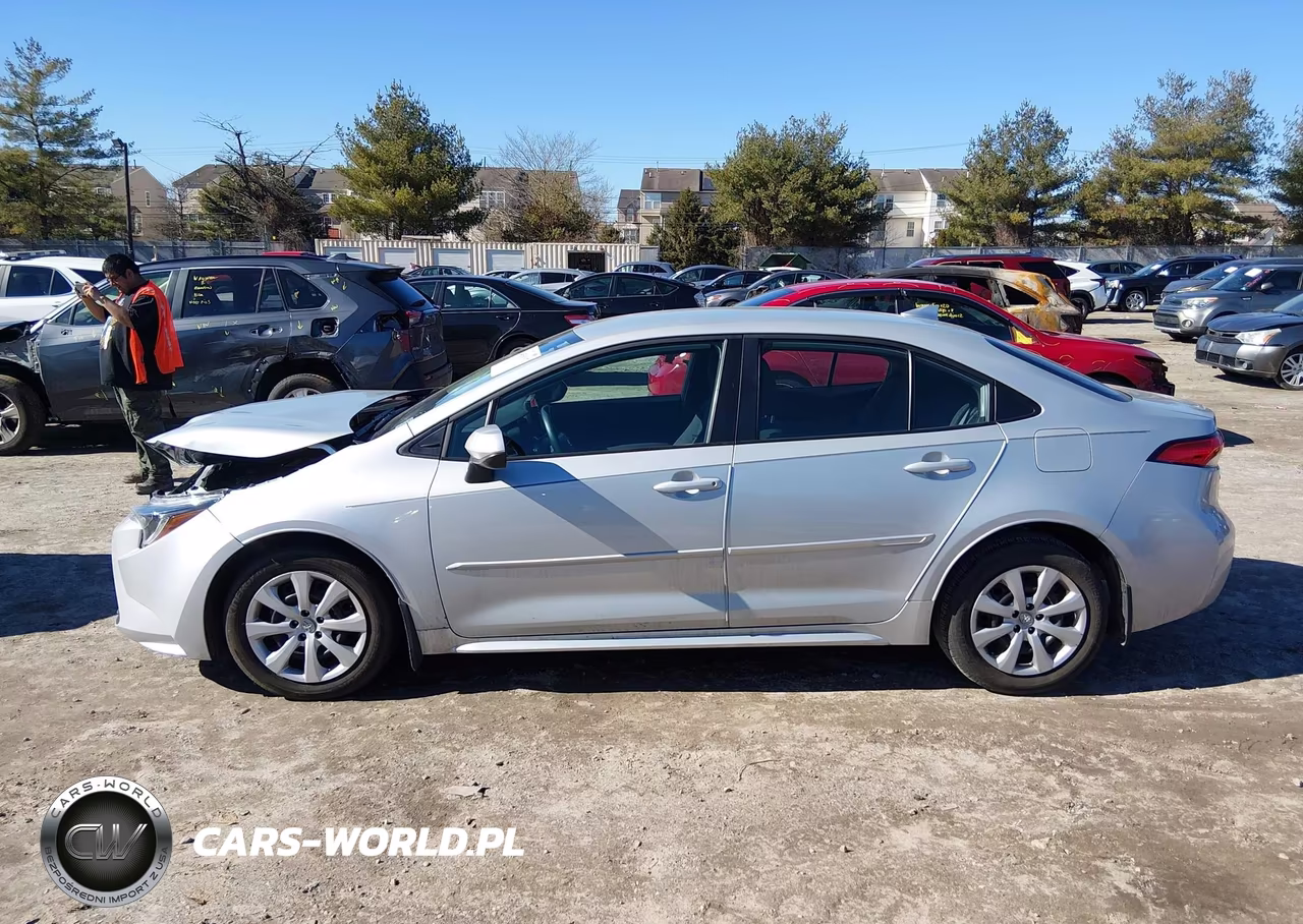 2024 Toyota Corolla Le VIN:5YFB4MDE4RP151064 - 13