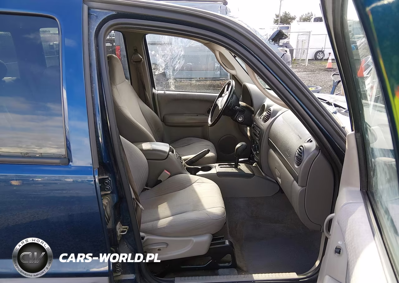 2002 Jeep Liberty Sport VIN:1J4GL48K72W122142 - 5