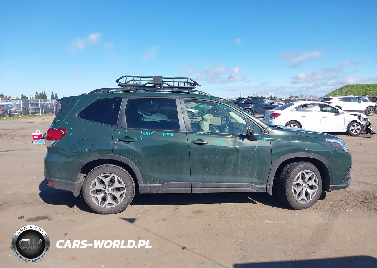 2022 Subaru Forester Premium VIN:JF2SKAEC5NH484530 - 13