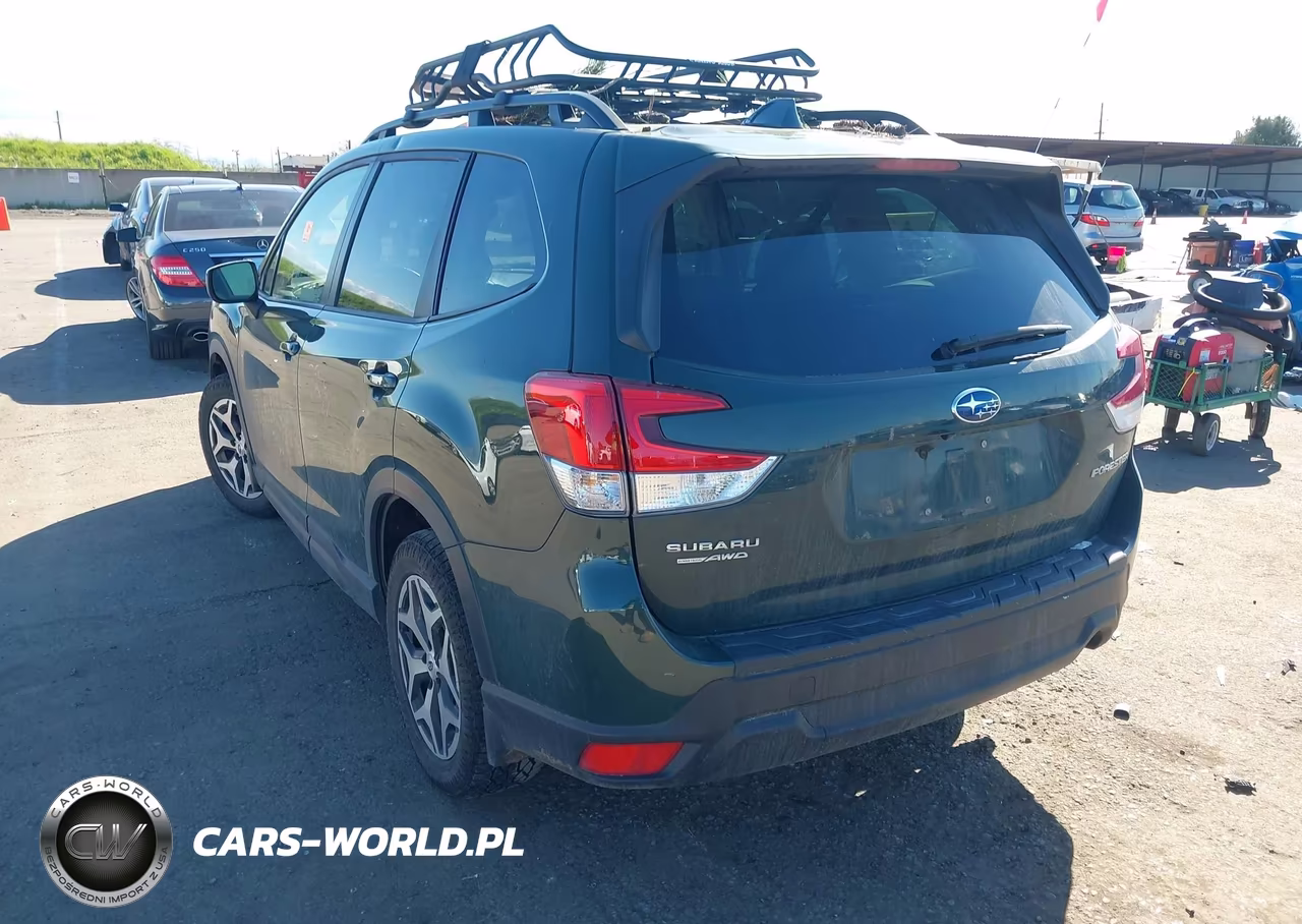 2022 Subaru Forester Premium VIN:JF2SKAEC5NH484530 - 3