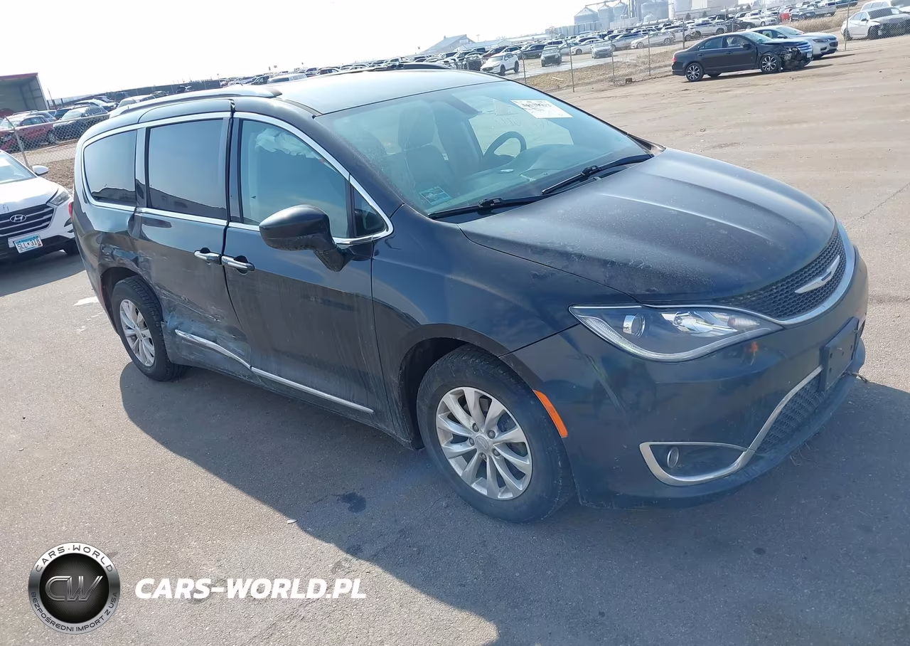 2018 Chrysler Pacifica Touring L – zdjęcie 1 z 17