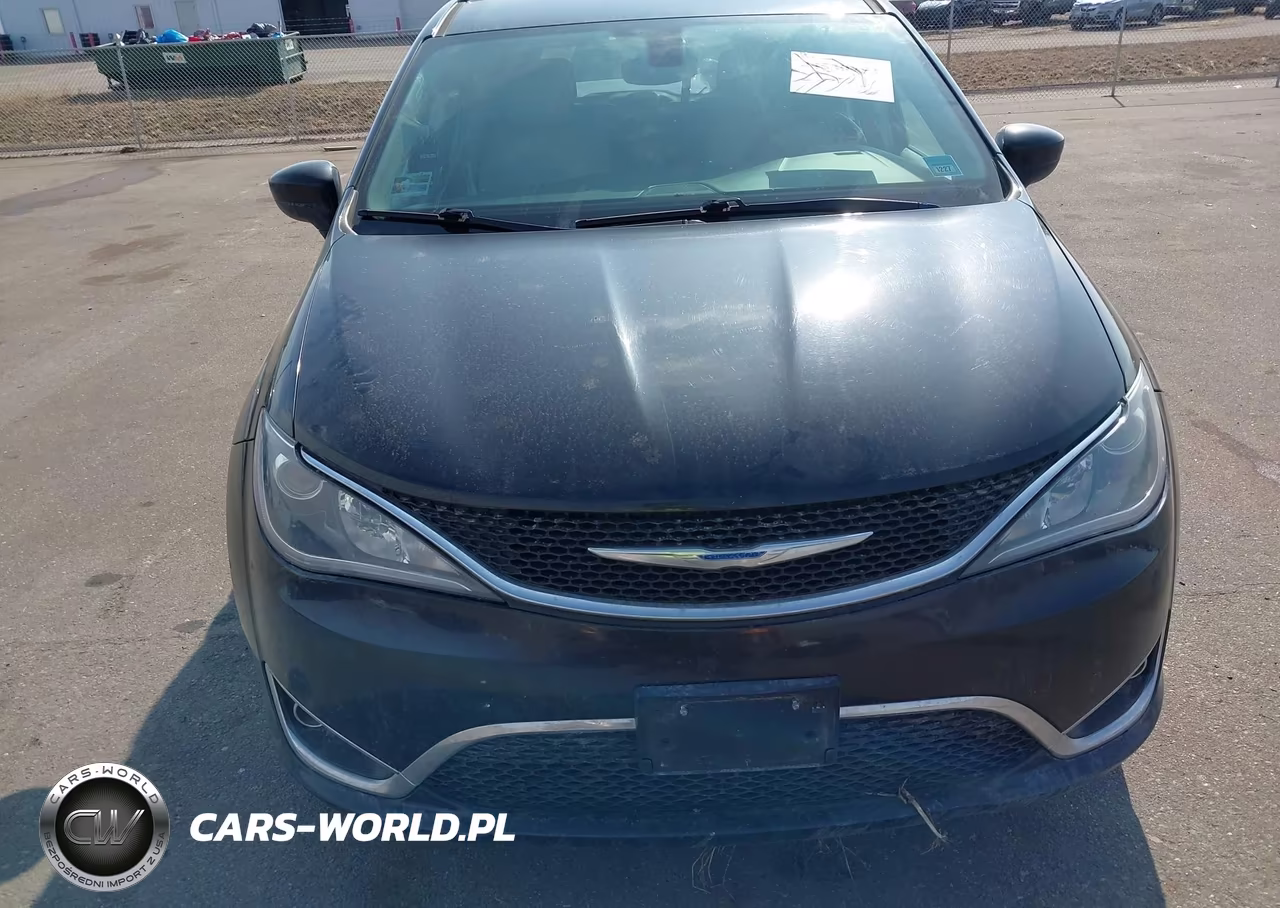 2018 Chrysler Pacifica Touring L VIN:2C4RC1BG0JR149126 - 13