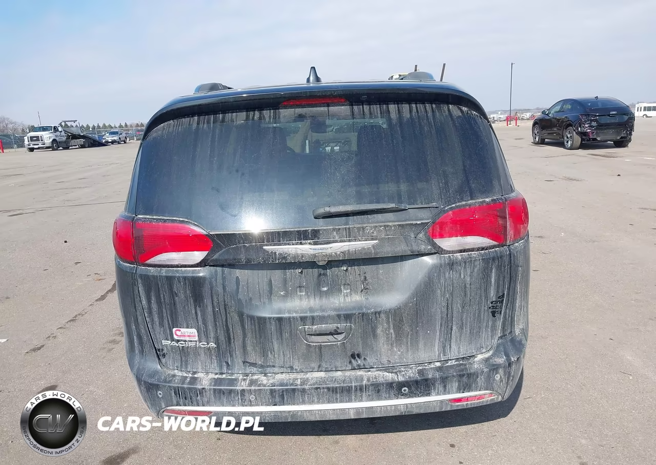 2018 Chrysler Pacifica Touring L VIN:2C4RC1BG0JR149126 - 17
