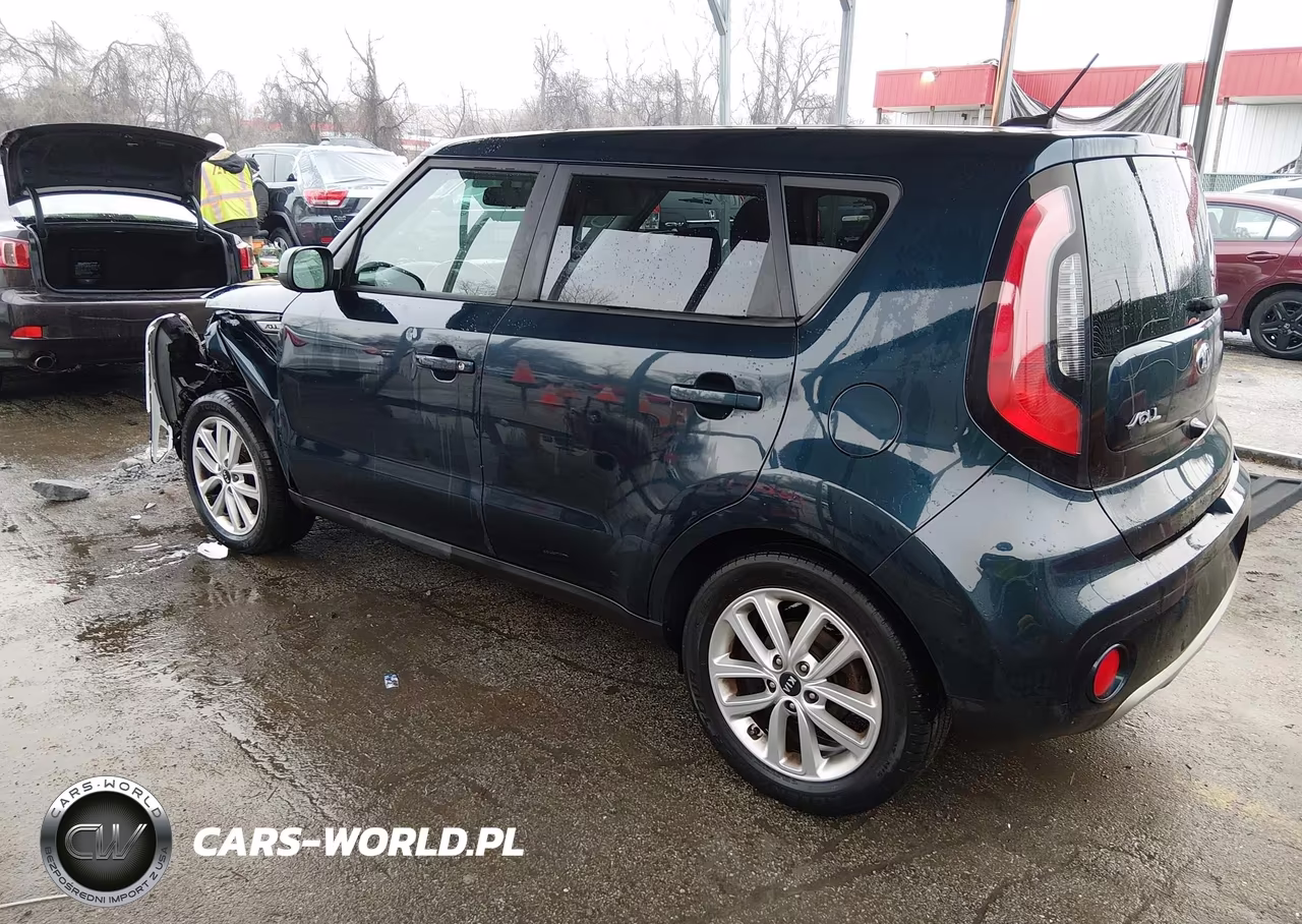 2017 Kia Soul + VIN:KNDJP3A56H7413121 - 3