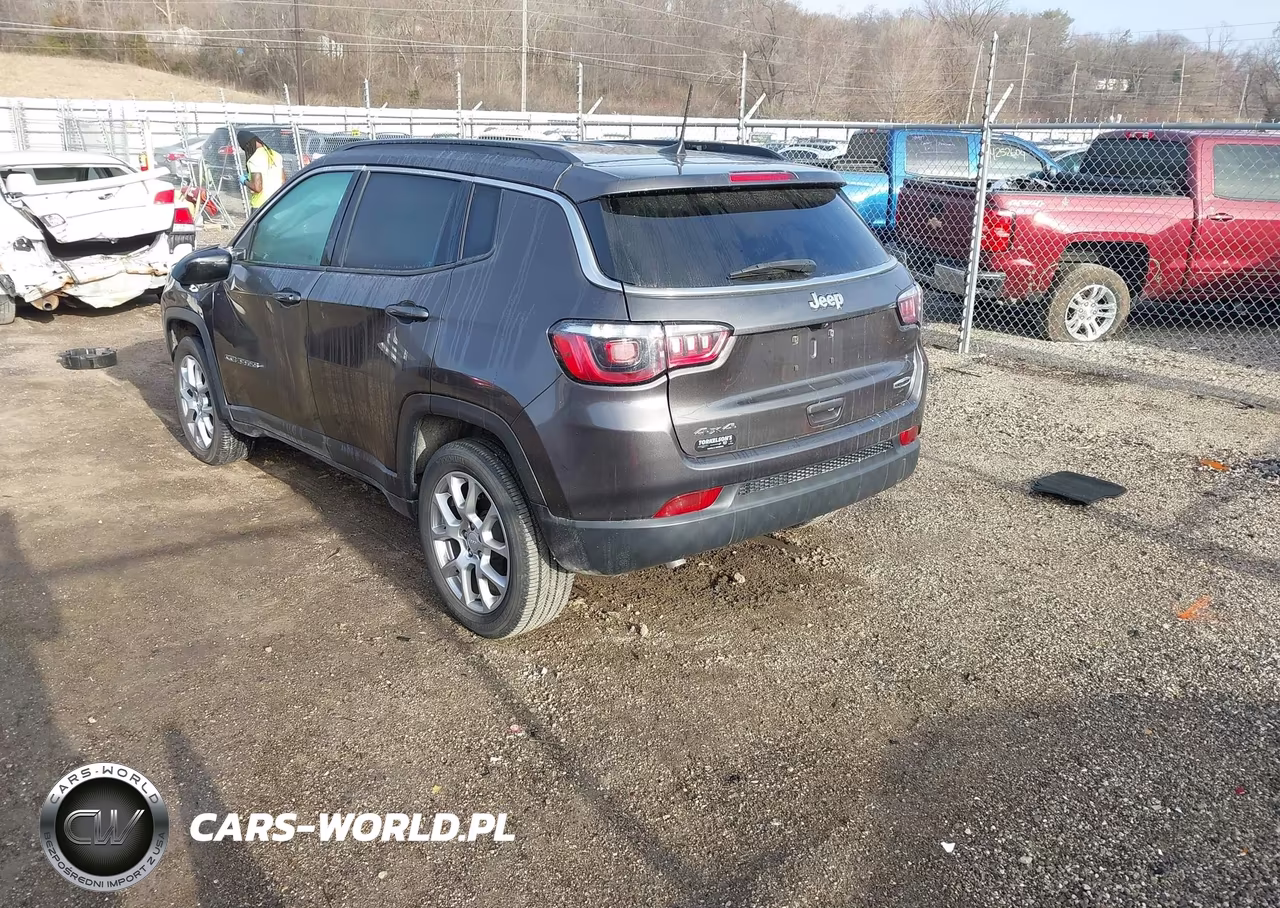 2024 Jeep Compass Latitude Lux Fwd VIN:3C4NJDFN2RT594023 - 3