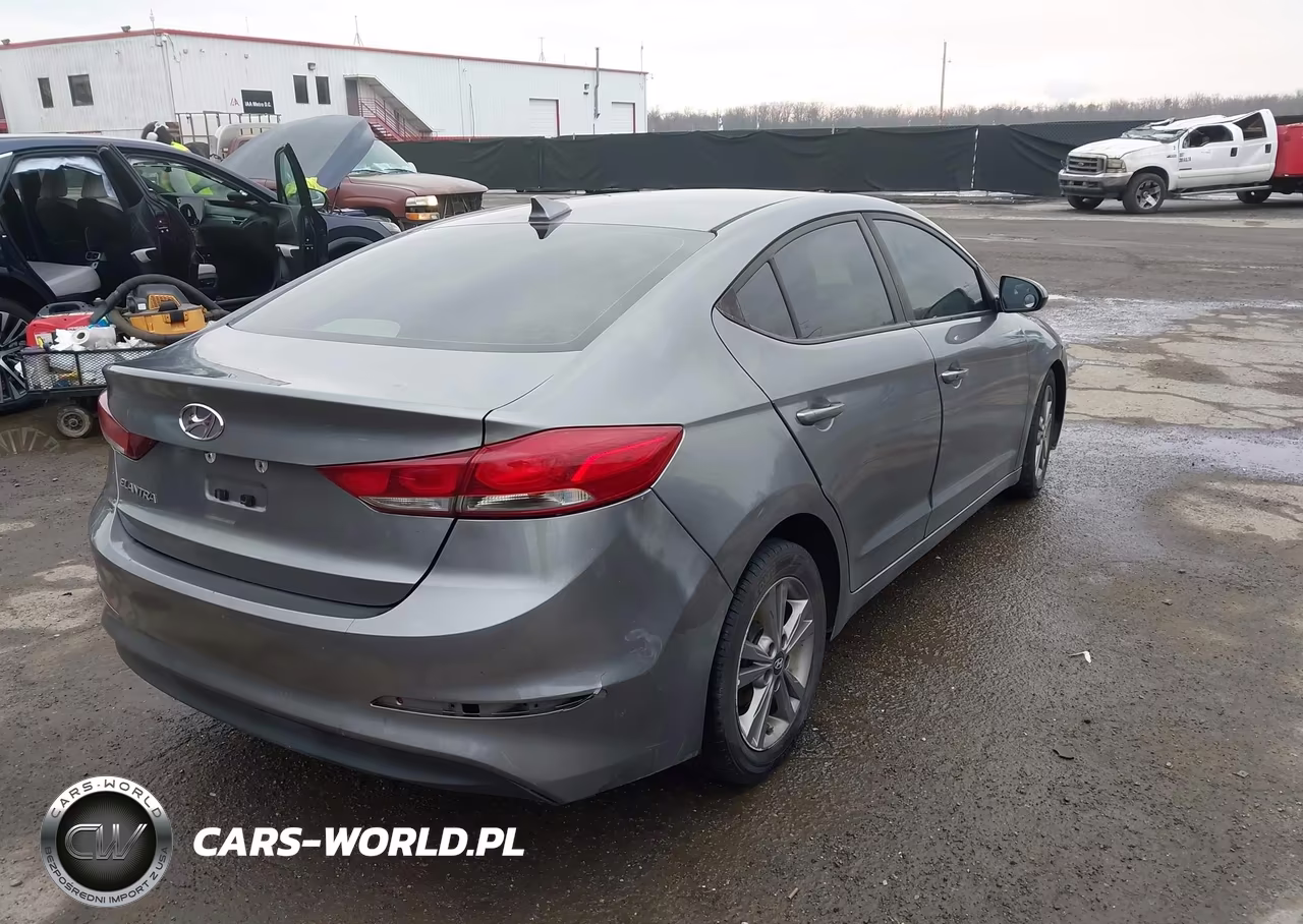2018 Hyundai Elantra Value Edition VIN:5NPD84LF8JH292695 - 4
